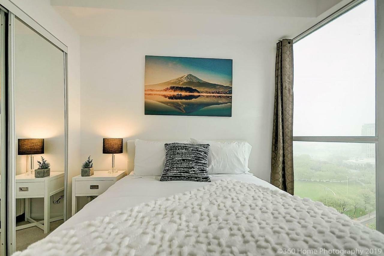 30 Off Lake View Property Heart Of Downtown โตรอนโต ภายนอก รูปภาพ