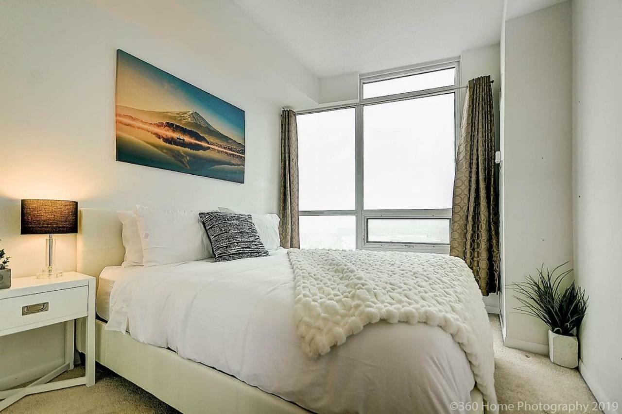 30 Off Lake View Property Heart Of Downtown โตรอนโต ภายนอก รูปภาพ